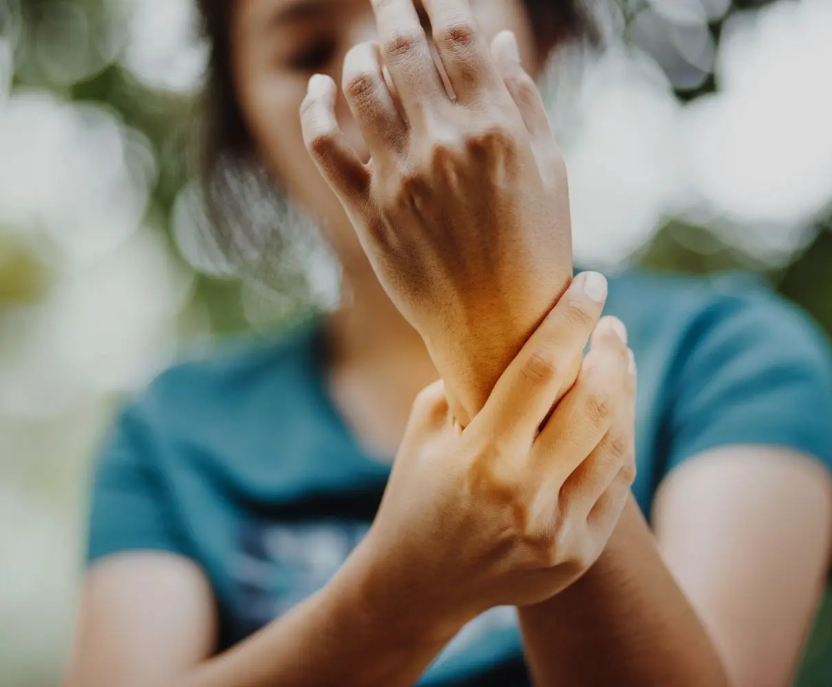 woman with wrist pain